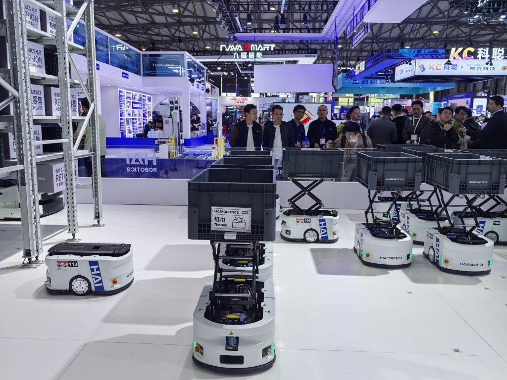 CeMAT ASIA 2024 rocks Shanghai! A new era of smart logistics, with warehouse robots shining brightly!